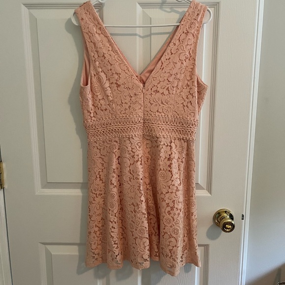 Francesca's Collections Peach Lace Dress - Picture 2 of 3